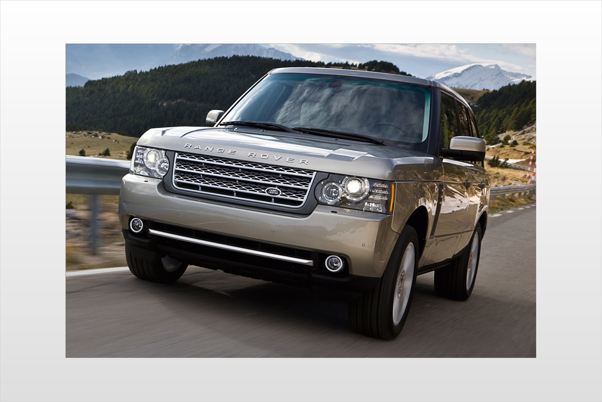 Land rover 2010 года